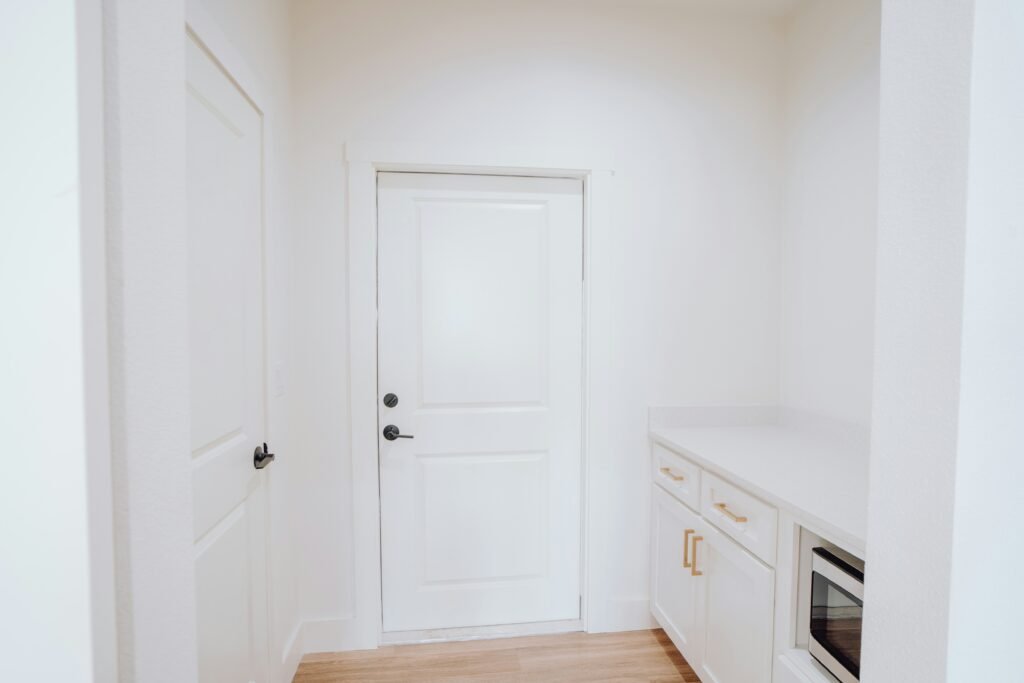 Kitchen Door Conflicts